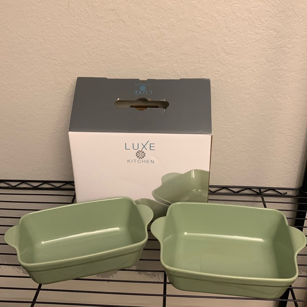 BNWOT Side Bake and Loaf Pan by Luxe Kitchen